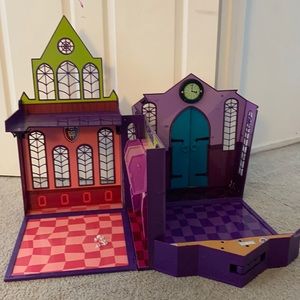 Monster High - High School